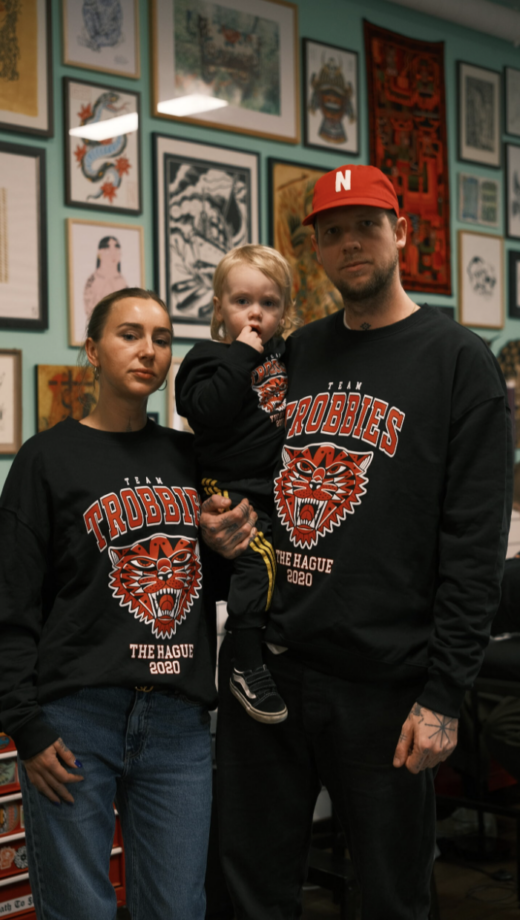 Gezien Trobbies in de tattoo studio