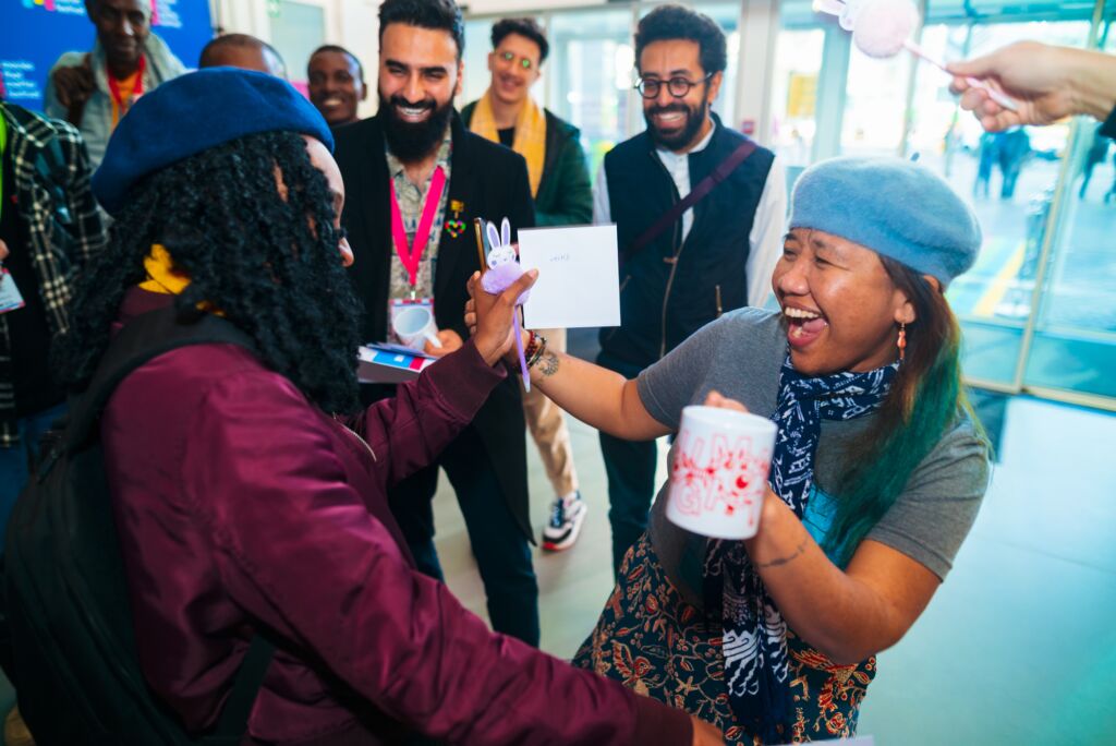 Meninaputri Wismurti met deelnemers van Cinema Without Border tijdens Movies that Matter Festival 2024. Credit: Jassir Jonis
