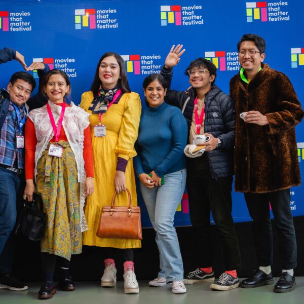 Delegatie uit Indonesië voor de fotomuur van het Movies that Matter Festival